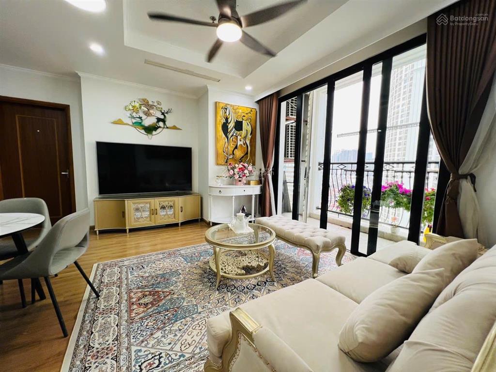 Bán căn 2 ngủ view quảng trường