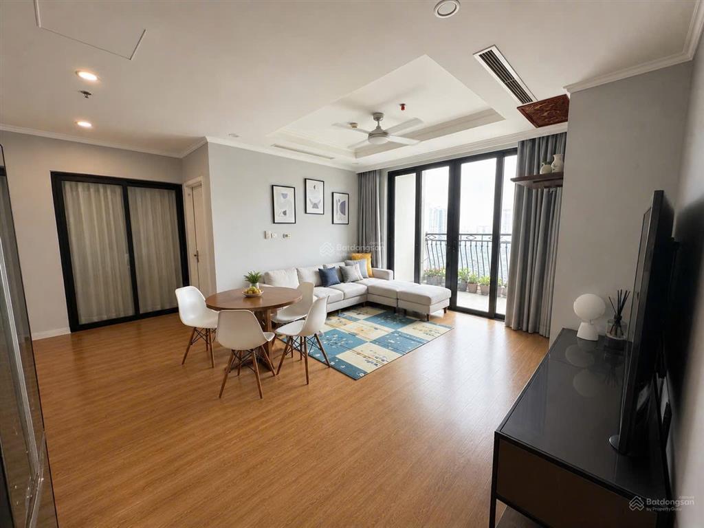Bán căn 3 phòng ngủ toà r6 royal city, view quảng trường
