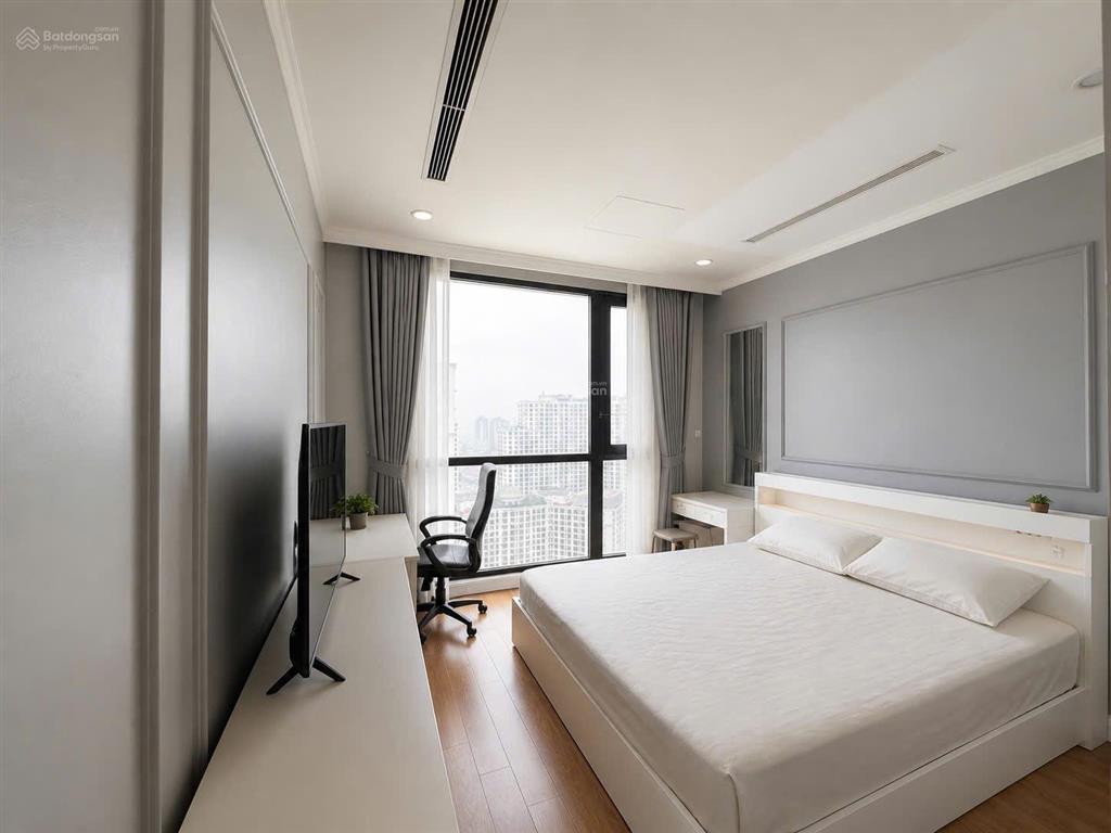 Bán căn 3 phòng ngủ toà r6 royal city, view quảng trường