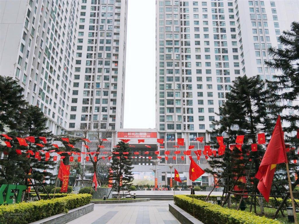 Bán căn 2 phòng ngủ 2 vệ sinh, tầng cao, eco green city