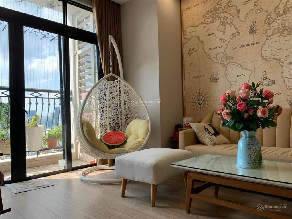 Bán căn hộ 2 phòng ngủ sáng tòa r2