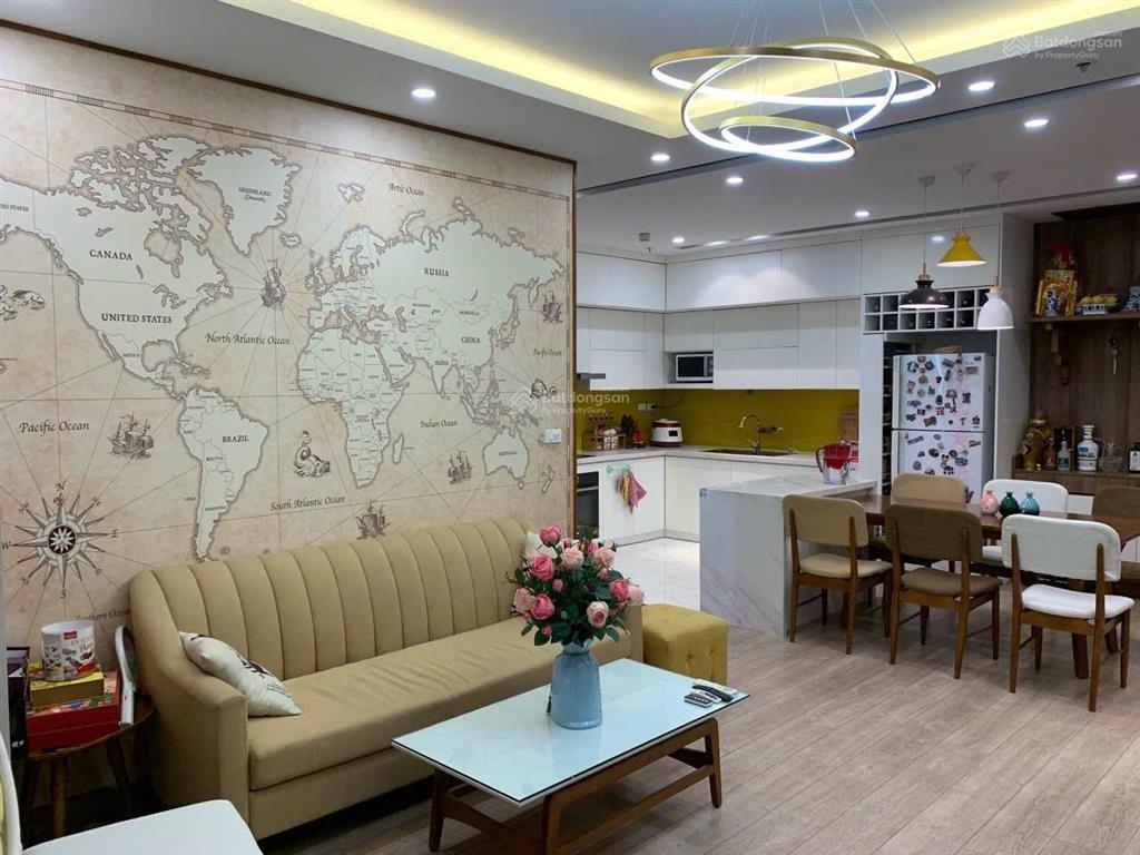 Bán căn hộ 2 phòng ngủ sáng tòa r2