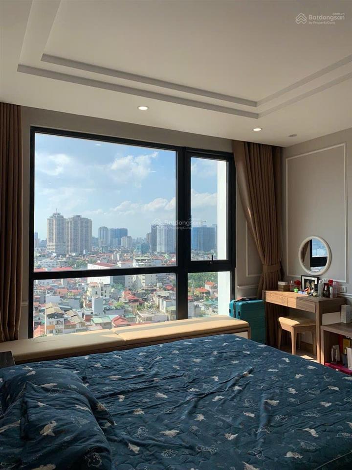 Bán căn hộ 2 phòng ngủ sáng tòa r2