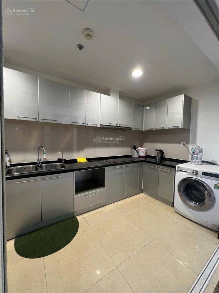 Bán căn 2 phòng ngủ, tòa r4b giá tốt