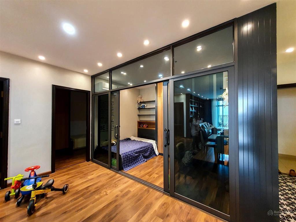 Bán căn vòm nhỏ r3, nhà đã sửa đẹp, chủ nhà thiệt trí bán