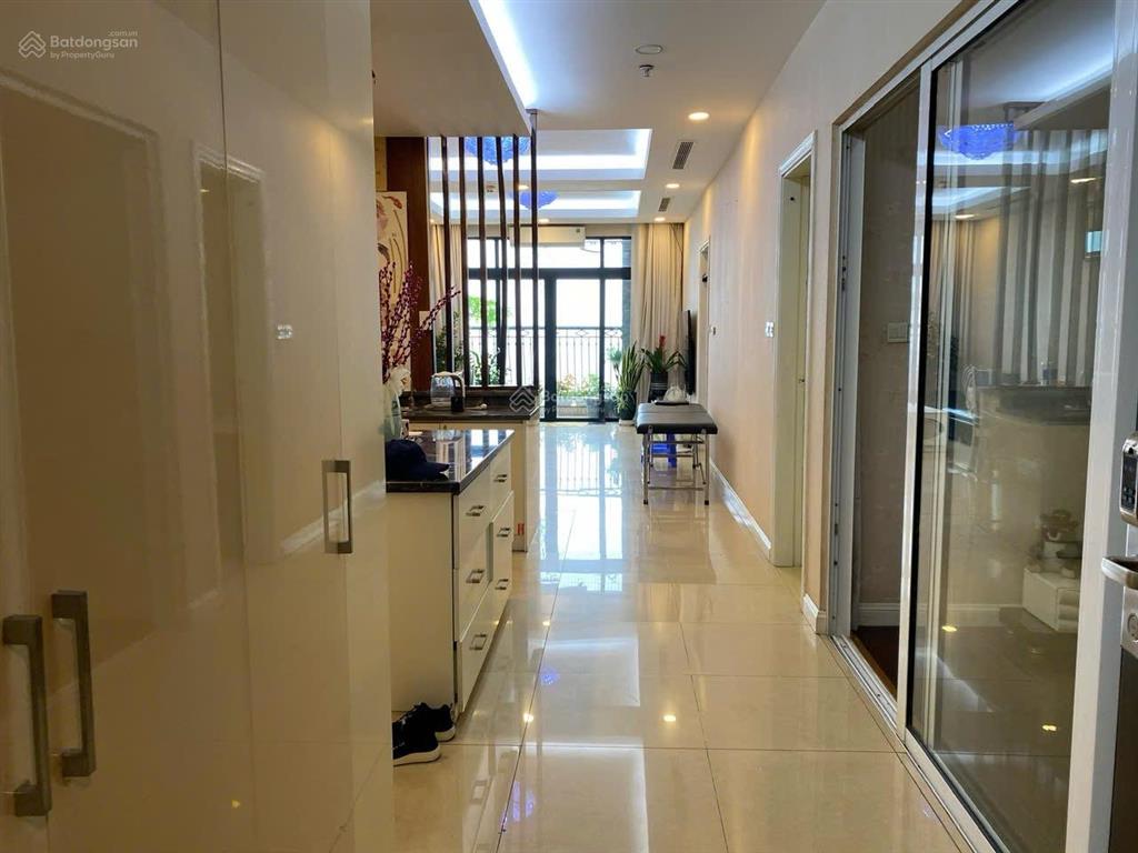 Bán căn hộ 2pn, 2wc tại royal city, 10 tỷ vnd, 104.9m2