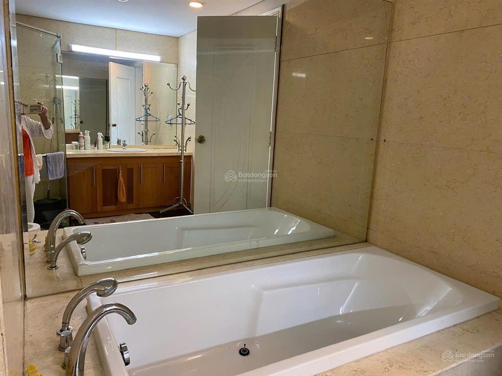 Bán căn hộ 2pn, 2wc tại royal city, 10 tỷ vnd, 104.9m2