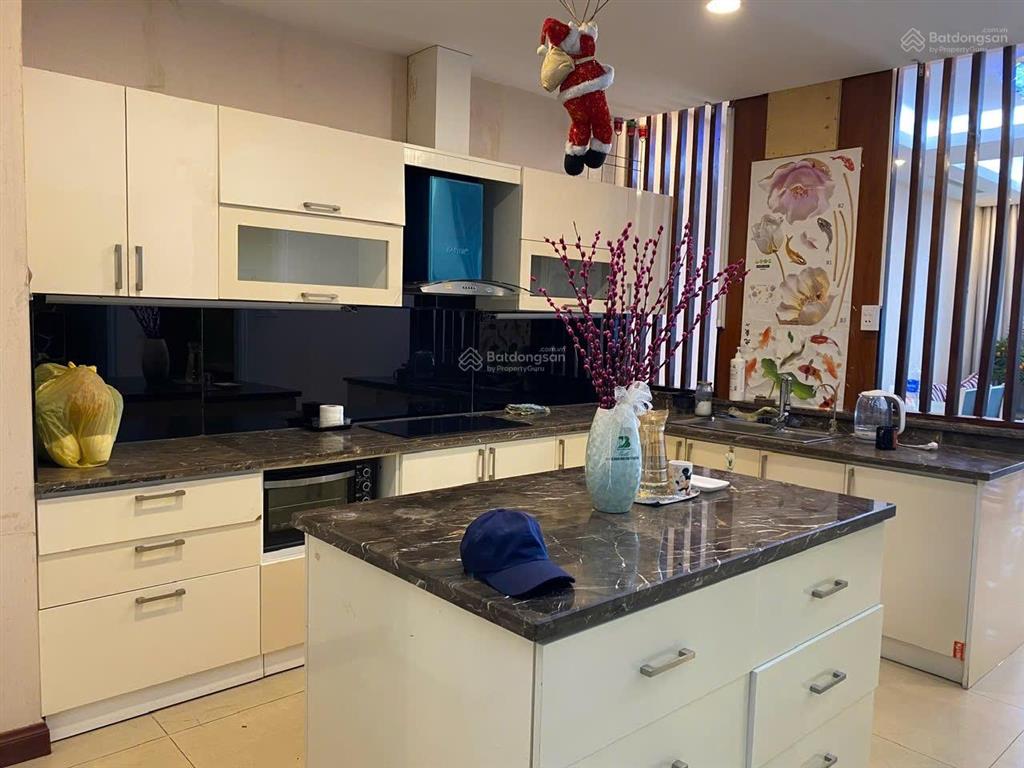 Bán căn hộ 2pn, 2wc tại royal city, 10 tỷ vnd, 104.9m2