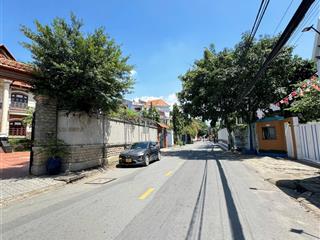 Bán đất ngay mặt tiền trần ngọc diện p.thảo điền q2 dt 10 x 27 công nhận 270m2 xd hầm 7 tầng