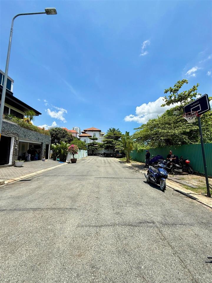 Bán đất ven sông nguyễn văn hưởng, thảo điền, quận 2 diện tích 17x40m, nở hậu 30m cn 923m2