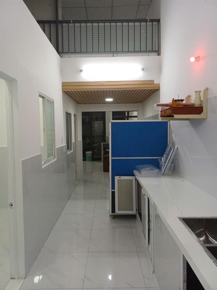 Bán nhà cấp 4 gác lửng đúc kiệt  đường 2 Tháng 9, 70m2, gần cầu Hòa Xuân
, nhà ở ngay,