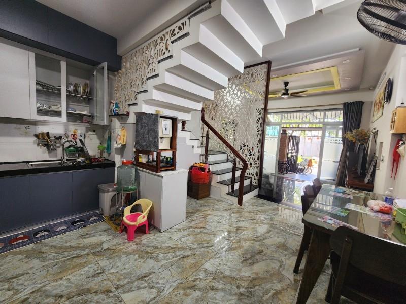 Bán nhà mặt tiền Hòa Minh 8, 72,5m2, 2 tầng gần biển 200m, giá chỉ 6,45 tỷ