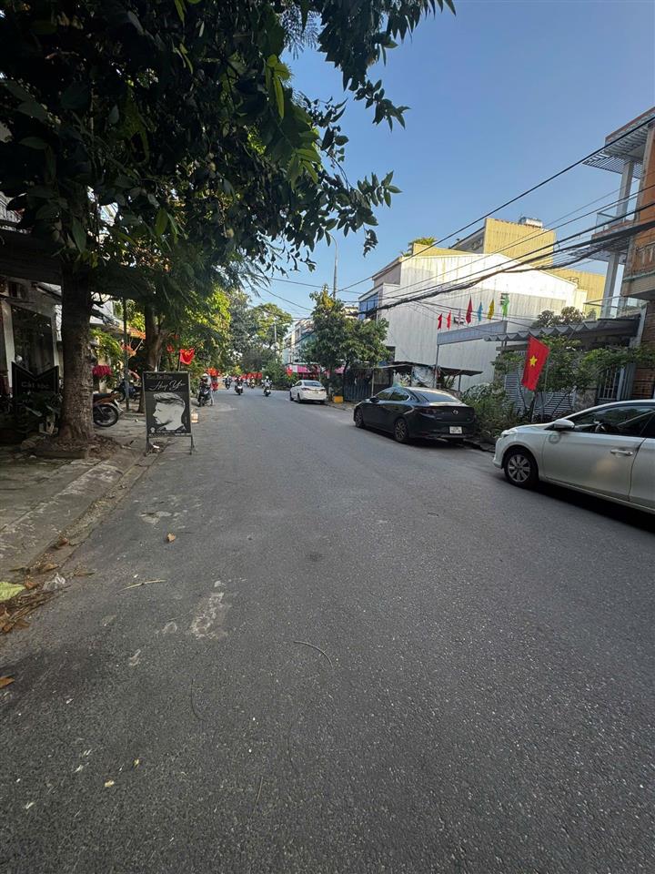 Bán tòa căn hộ mặt tiền Nguyễn Xí 125m², ngang 5m, giá 8,2 tỷ