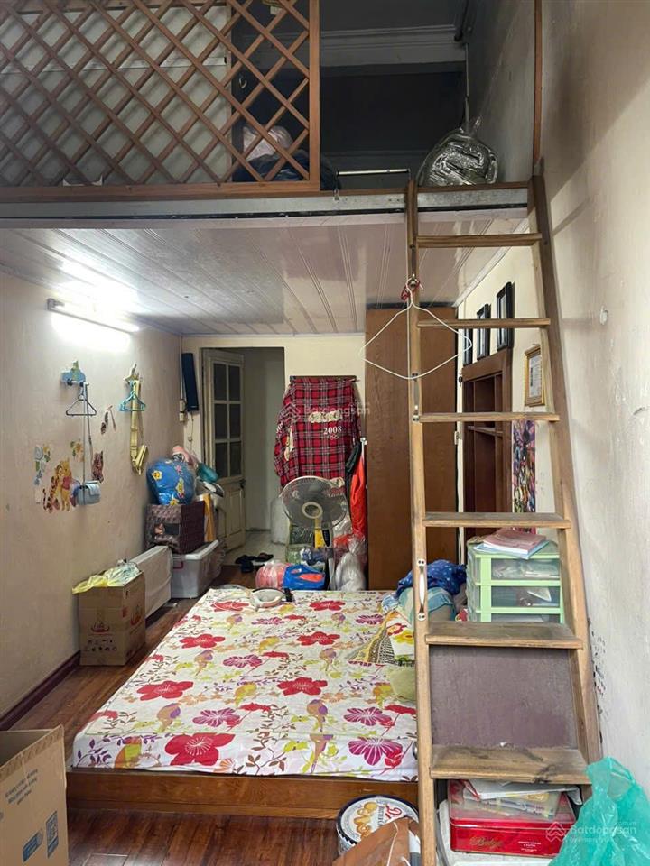 Bán nhà mặt phố tầng 1. 14.40 m, tầng 2. 20.40m,tầng 3. 20.40m.sổ đỏ chính chủ...