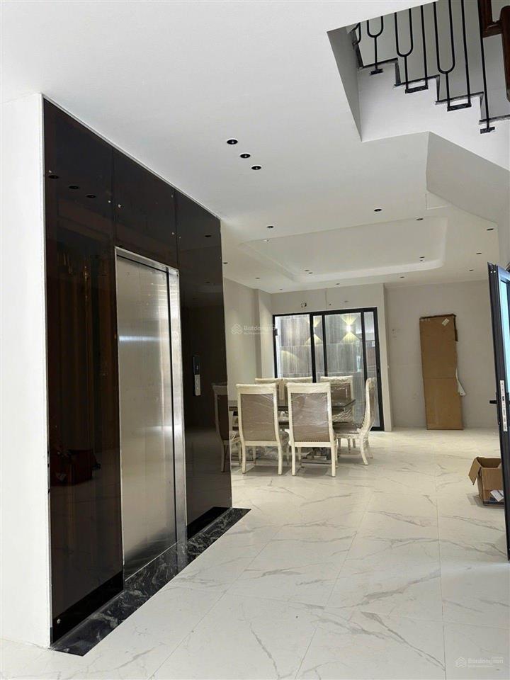 Liền kề khu đô thị văn khê vỉa hè rộng thang máy mặt tiền 5m 5 tầng 21 ty đường oto