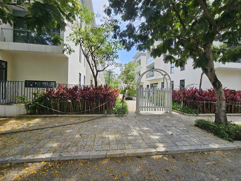 Biệt thự an quý dt 206m, lô góc, mt 20m, 4 tầng, 50ty hơn