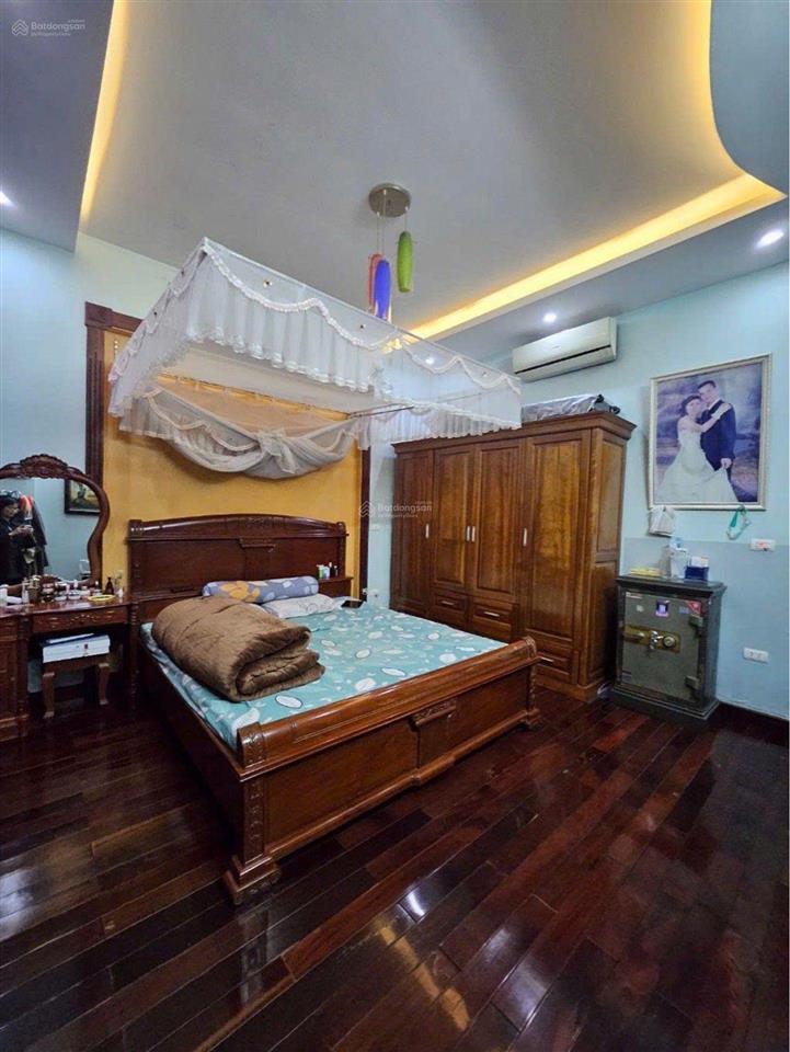 Cần bán gấp nhà đấu giá kiến hưng dt 65m2, mặt tiền 5m, giá 19.x tỷ vị trí ô tô kinh doanh vỉa hè