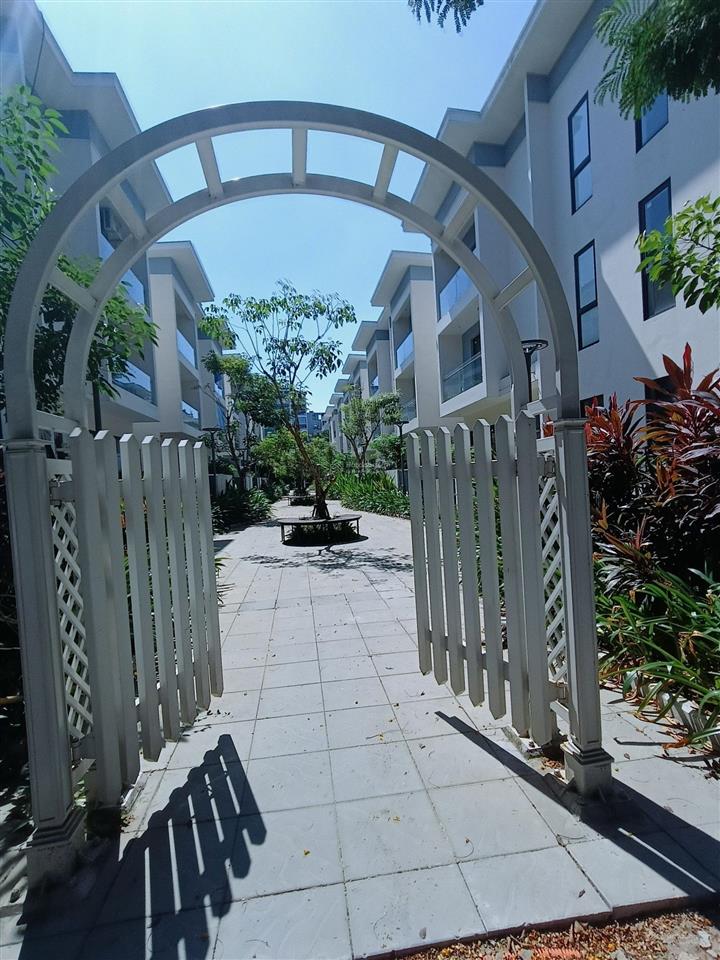 Biệt thự an quý dt 198m, 4 tầng, 32 ty , ko lỗi phong thủy