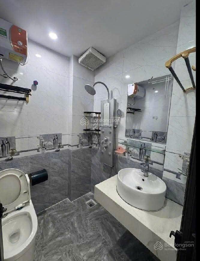 Siêu phẩm 7 tầng thang máy  hồ tùng mậu  kinh doanh đắc địa  chủ nhà mót bán ( hạ chào)