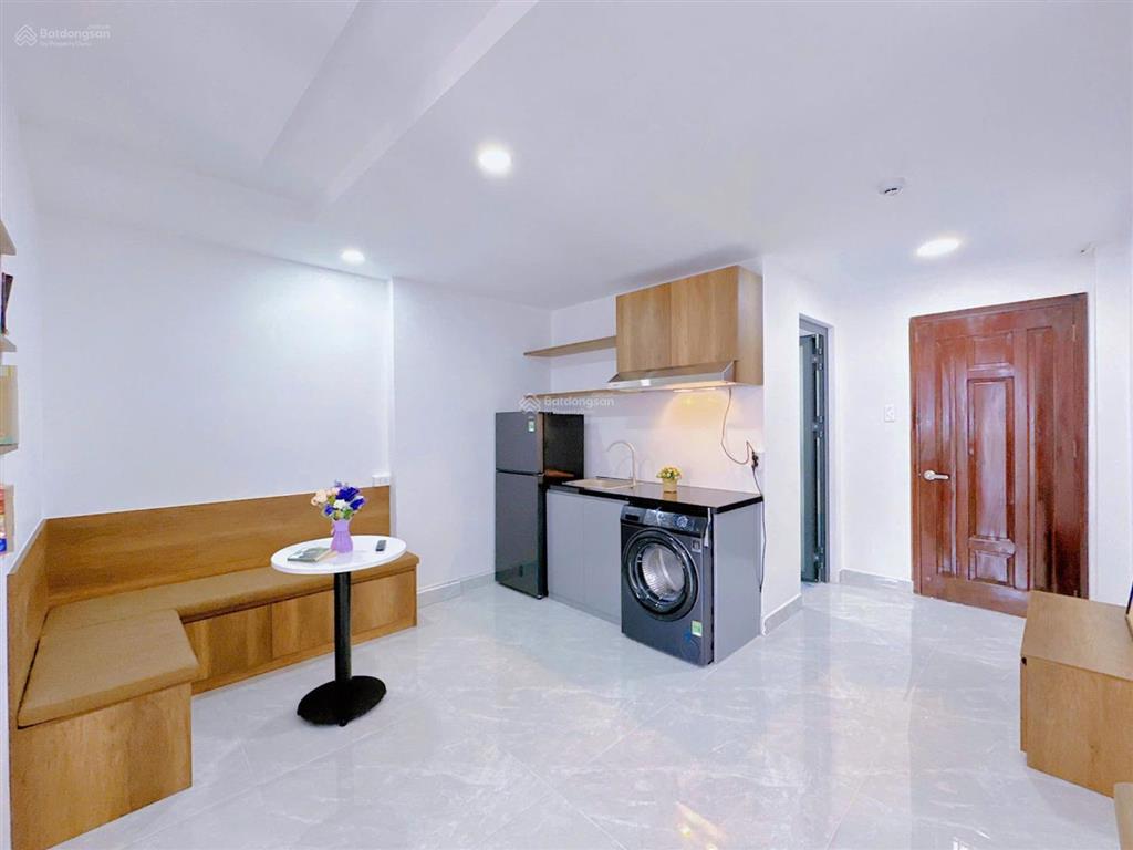 Căn hộ cho thuê 1pn tách bếp ban công 50m² ngay sư vạn hạnh q10 gần đại học huflit, bách khoa