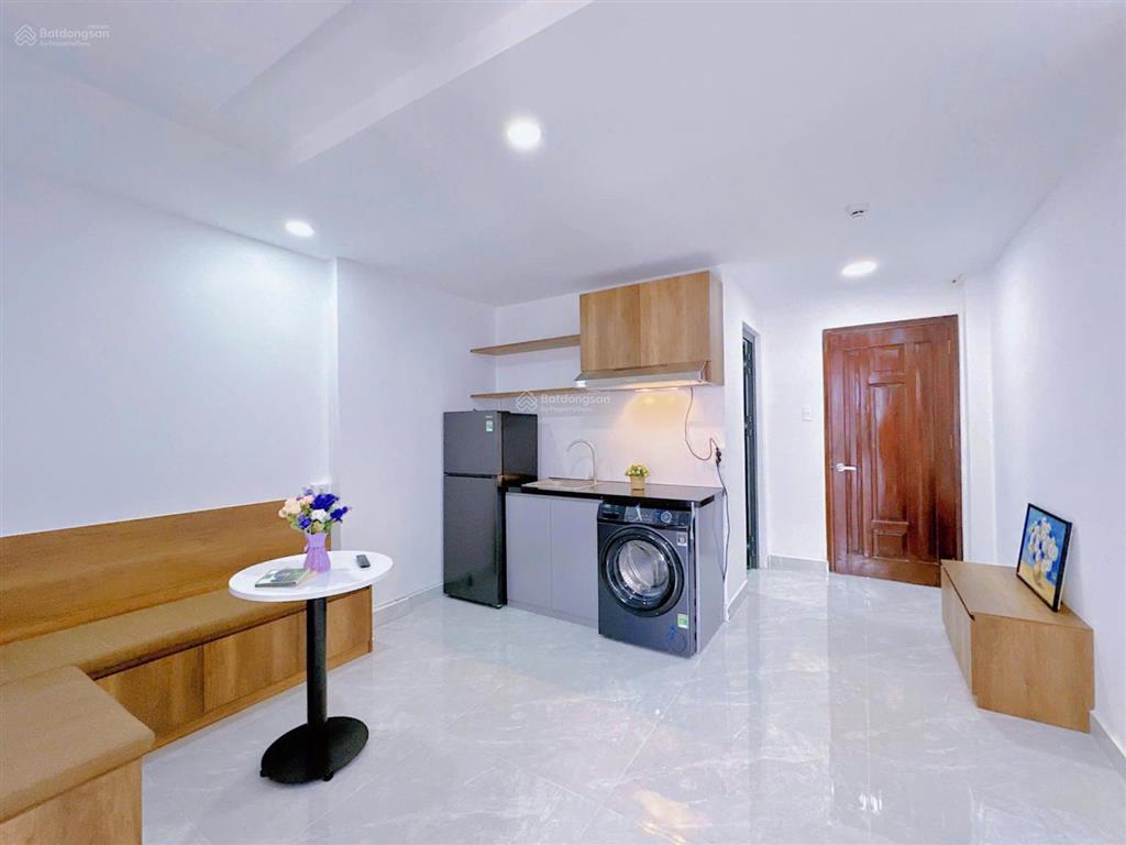 Căn hộ cho thuê 1pn tách bếp ban công 50m² ngay sư vạn hạnh q10 gần đại học huflit, bách khoa