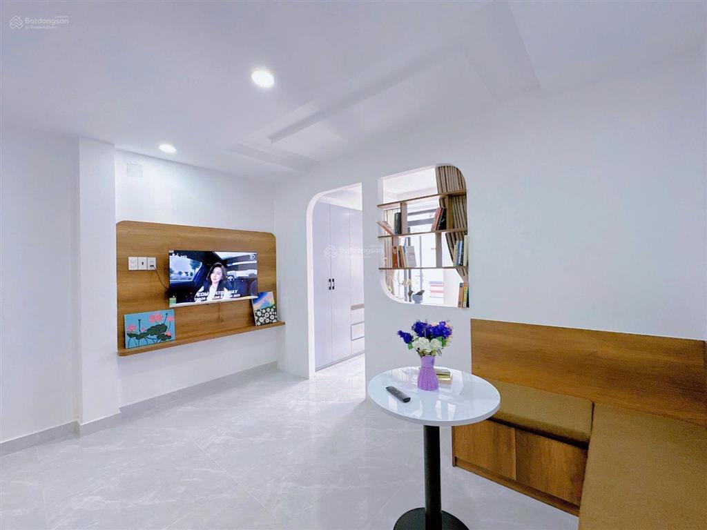 Căn hộ cho thuê 1pn tách bếp ban công 50m² ngay sư vạn hạnh q10 gần đại học huflit, bách khoa