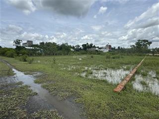 Bán lô đất ven sông cực đẹp, dt 776m2, cách trung tâm quận 2  15p di chuyển  giá 5tỷ2