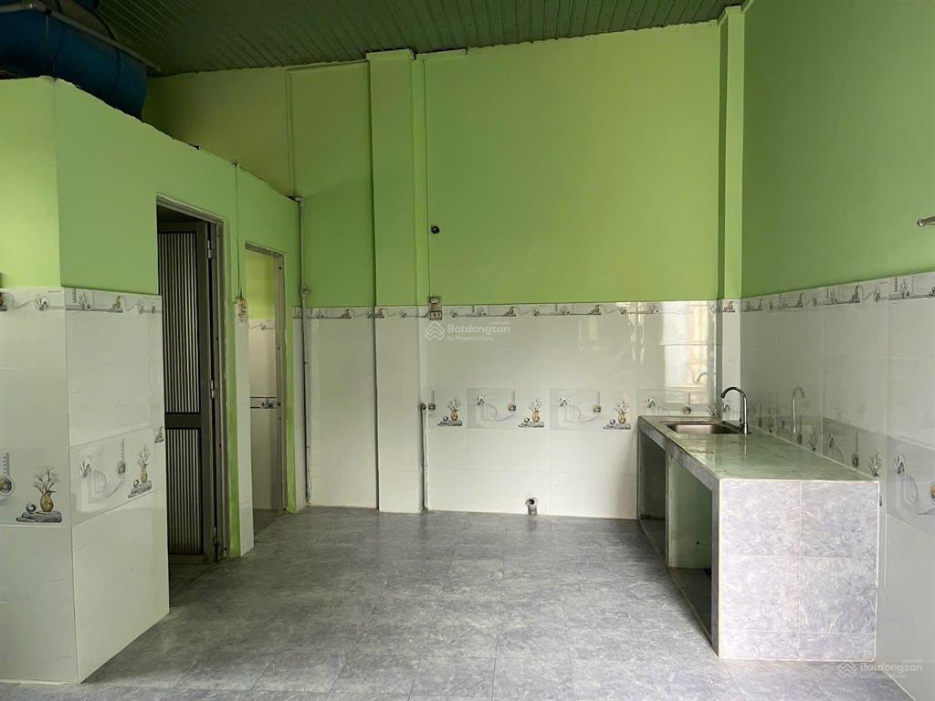 Bán căn nhà cấp 4 đẹp xã phú đông, dt 99m, đường ô tô, kdc, cách phà 5,4km