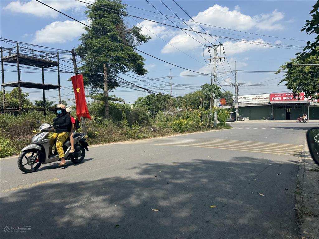 Bán mặt tiền huỳnh văn luỹ, 100m có 80m thổ cư, gần trường học cấp 1, ,2, 3 khu sầm uất  giá 3tỷ5