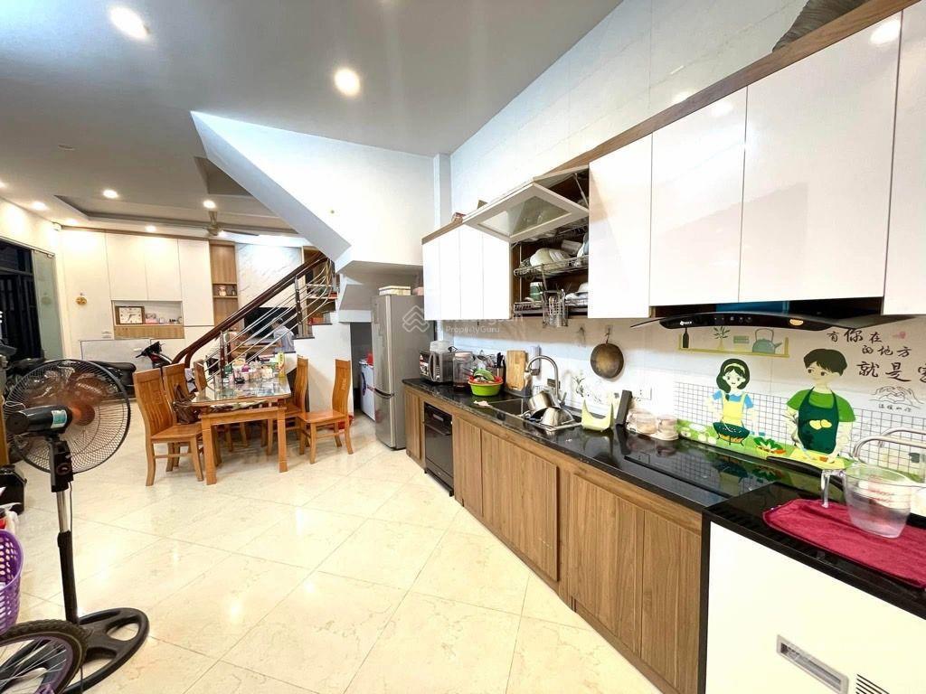 Anh huy cần bán nhà phương canh, 5 tầng, ngõ thông, dân trí cao 6,8 tỷ.