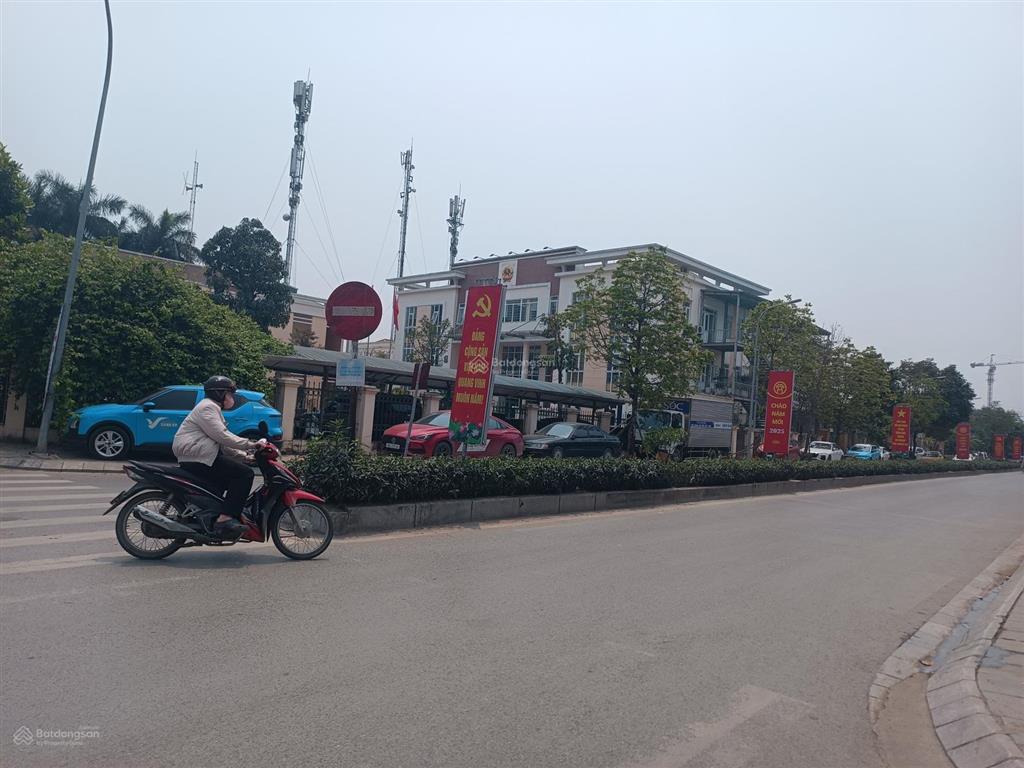 Đất ubnd đại mỗ, ôtô tránh. gần aeon mall hà đông, ngã tư lê quang đạo  vạn phúc, sa đôi