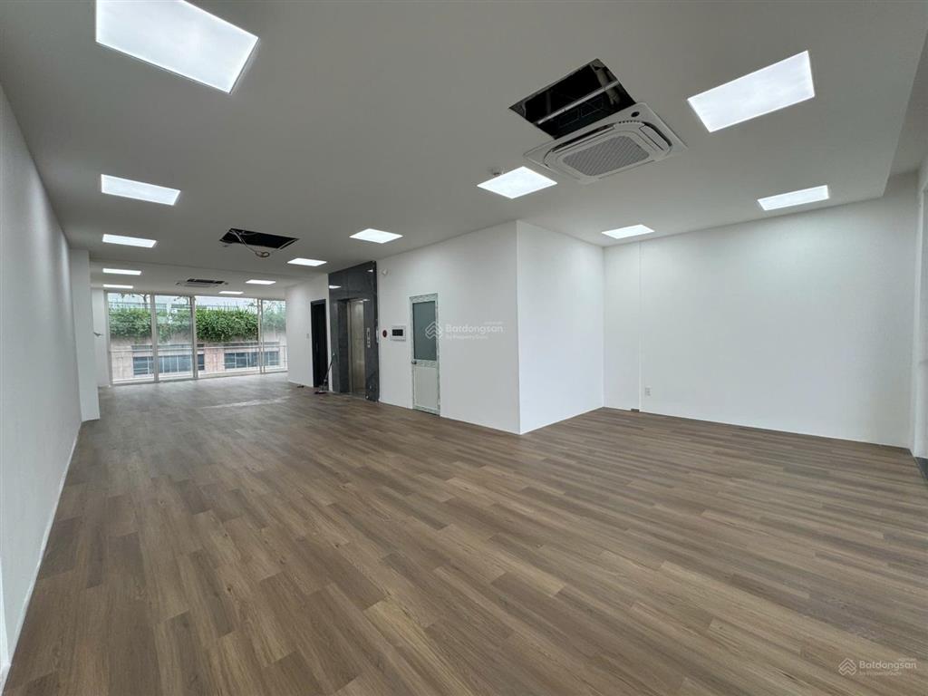 Văn phòng hạng a tại sala 150m² mặt tiền nguyễn cơ thạch chỉ 14 usd/m2, bao phí quản lý