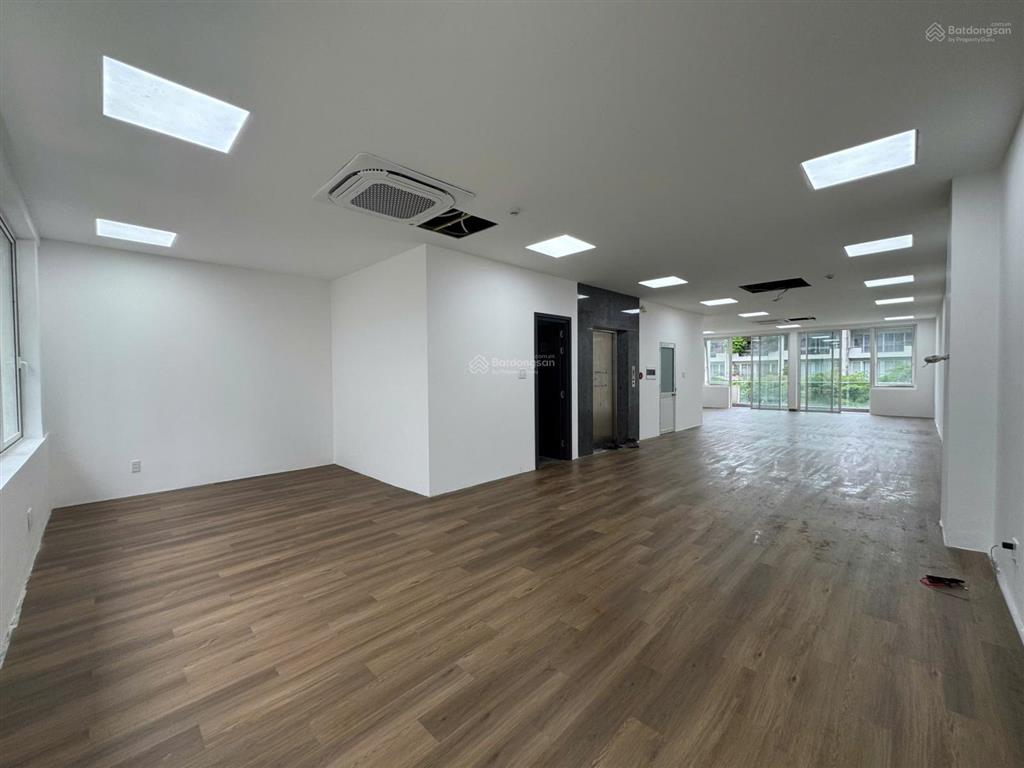 Văn phòng hạng a tại sala 150m² mặt tiền nguyễn cơ thạch chỉ 14 usd/m2, bao phí quản lý
