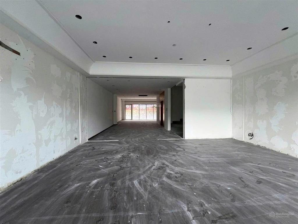 Cho thuê sàn 120m2 mặt tiền nguyễn cơ thạch sala | chỉ 55 triệu/tháng