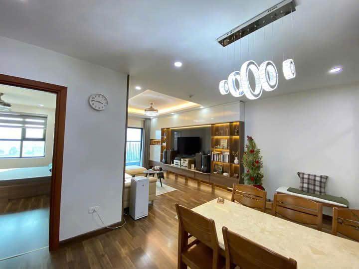 Bán căn hộ 2 phòng ngủ chung cư 789 Ngoại Giao Đoàn – 74m2 – ban công Nam.