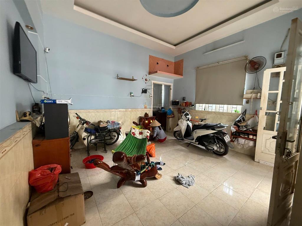 Bán nhà tỉnh lộ 10,phường tân tạo a, bình tân  hẻm 5m  sổ hồng riêng  120m2  giá 6,5 tỷ