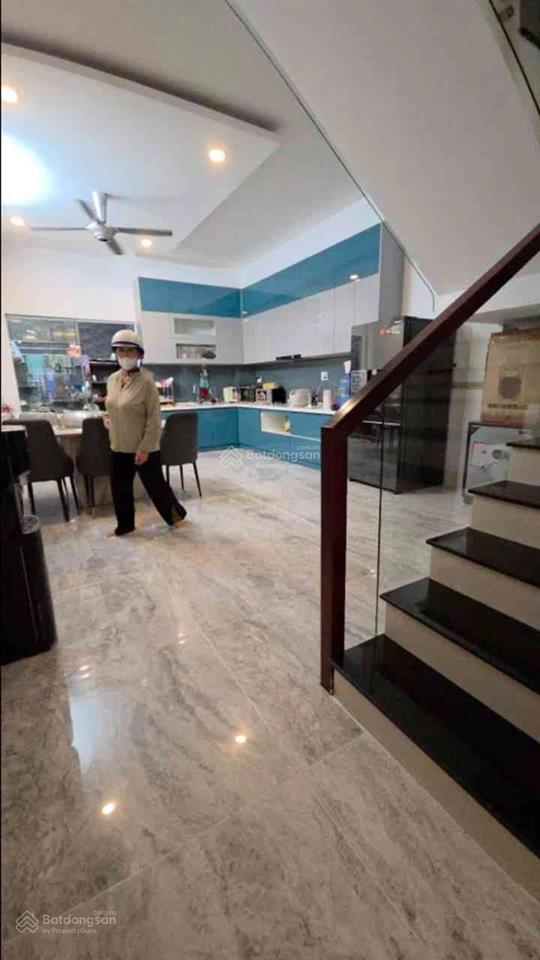 Bán nhà mặt phố, khu tên lửa  4 tầng  108m2  sổ hồng riêng  giá 11,6 tỷ