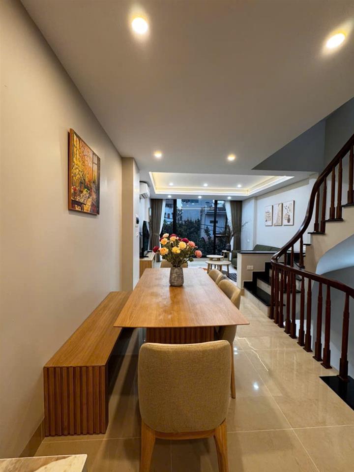 NHÀ ĐẸP DÂN XÂY TÂM HUYẾT FULL NỘI THẤT  Lệ Mật 70m2 X 5 Tầng X12.8 tỷ Long Biên-Hà Nội.