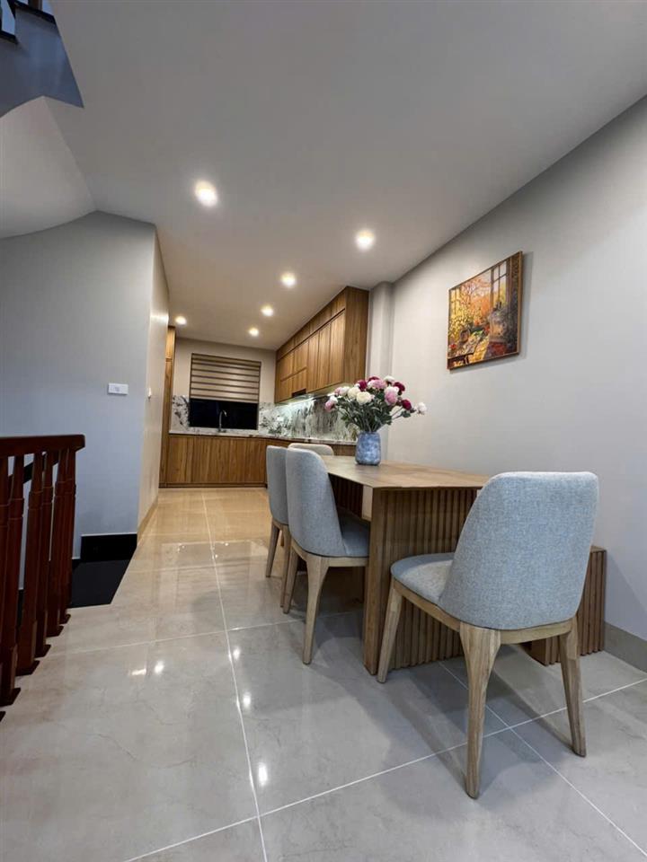 NHÀ ĐẸP DÂN XÂY TÂM HUYẾT FULL NỘI THẤT  Lệ Mật 70m2 X 5 Tầng X12.8 tỷ Long Biên-Hà Nội.