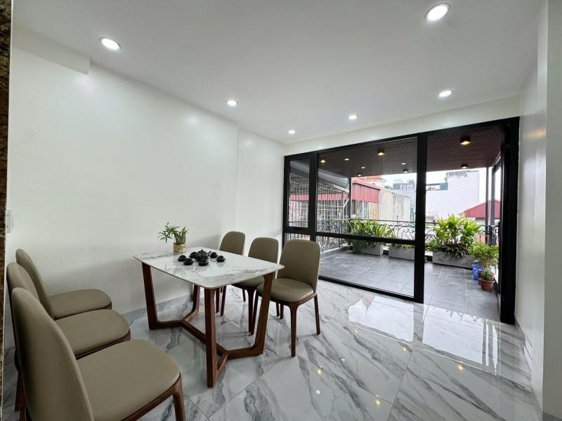 BÁN NHÀ 5 TẦNG-THANG MÁY Phố Nguyễn Sơn-Long Biên 60m2 X13.8 tỷ.