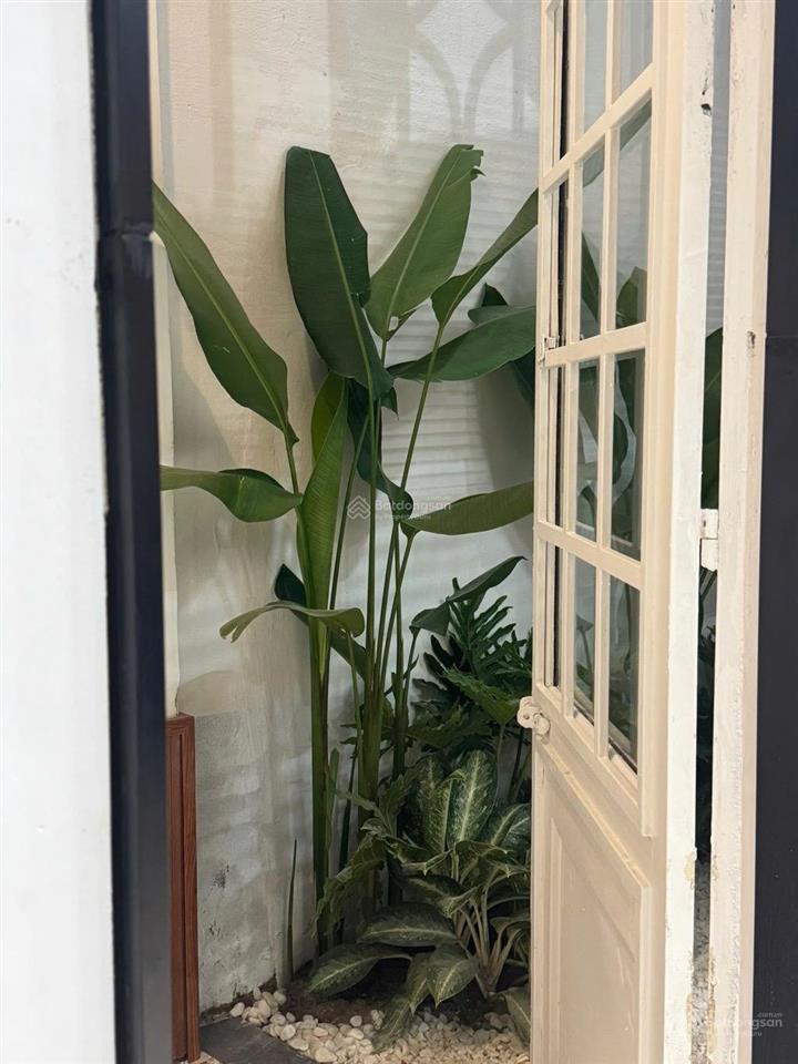 Nhà đẹp đường ô tô 5m thông ra nguyễn tất thành. chỉ việc xách vali vào ở