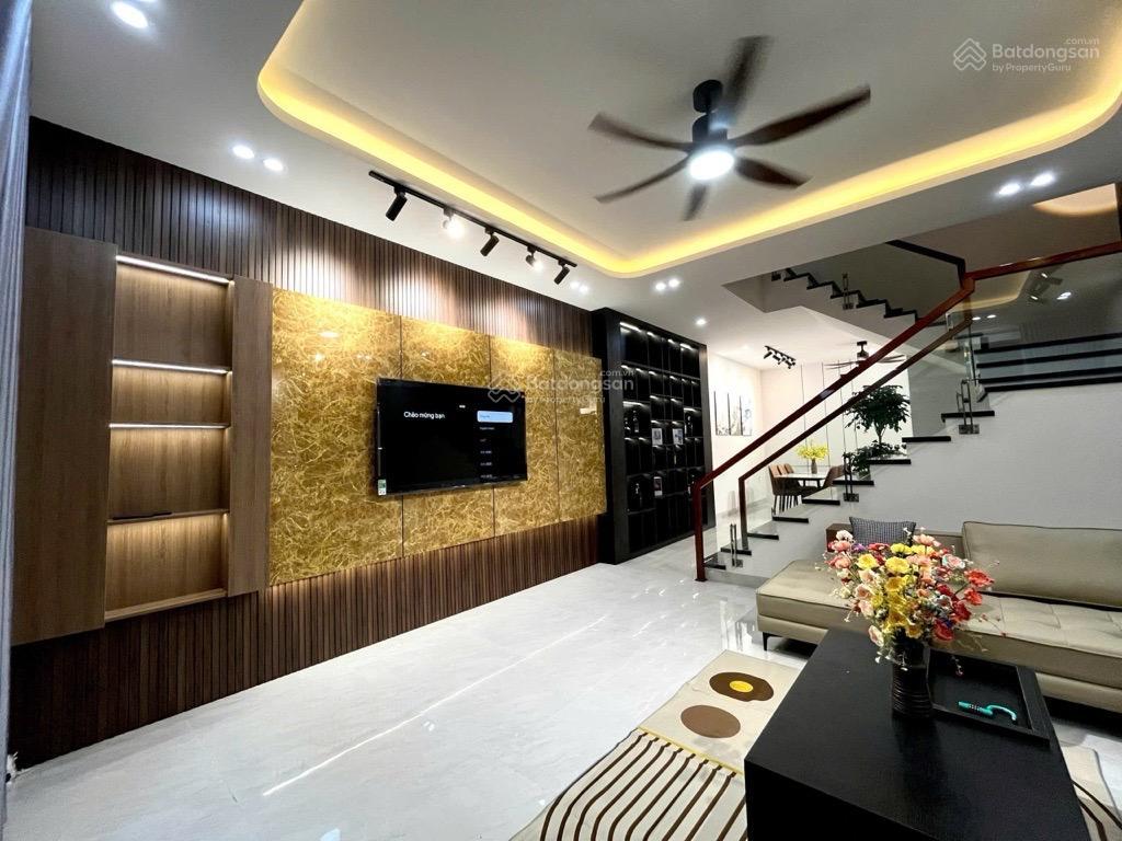 Nhà đẹp võ an ninh hoà xuân vị trí vip đối diện cảnh sát giao thông  gần chợ hoà xuân gần cầu ntp