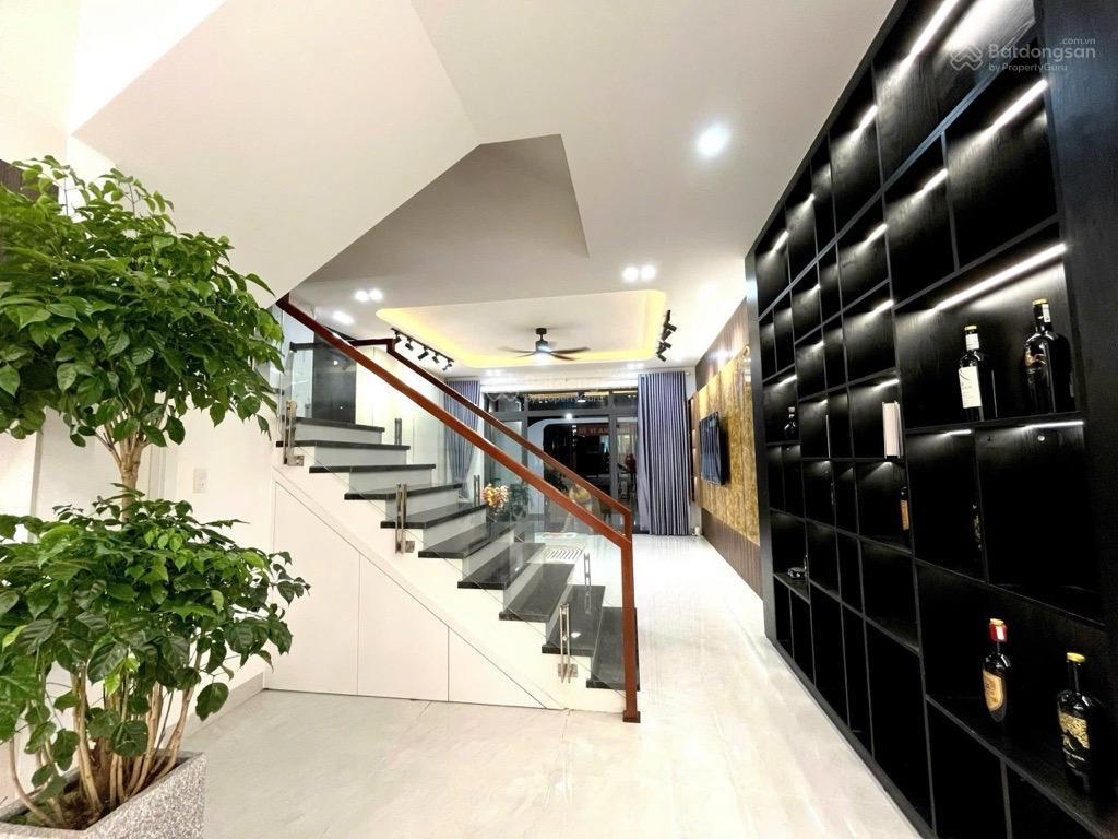 Nhà đẹp võ an ninh hoà xuân vị trí vip đối diện cảnh sát giao thông  gần chợ hoà xuân gần cầu ntp