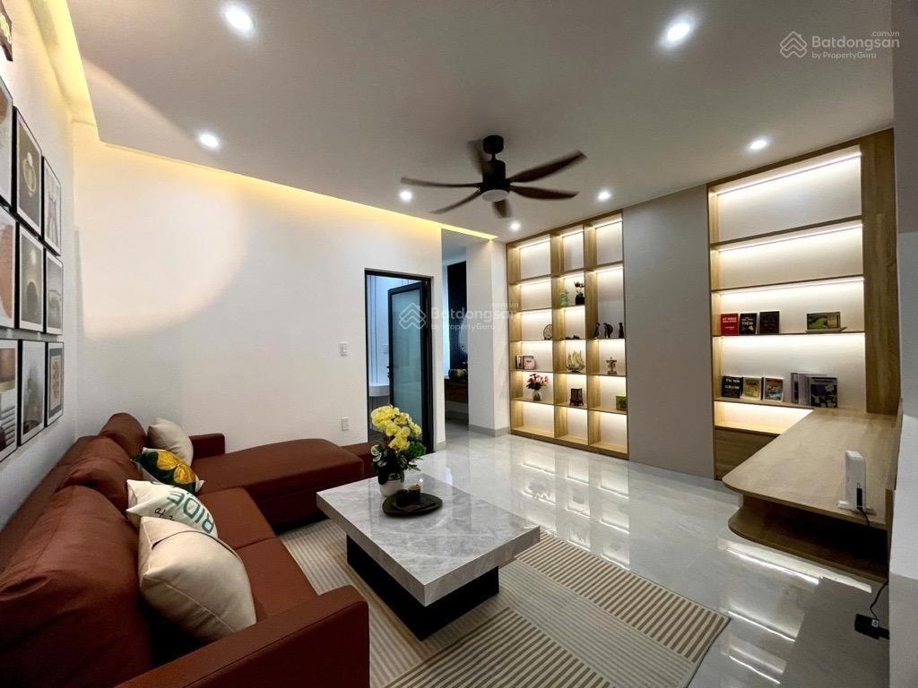 Nhà đẹp võ an ninh hoà xuân vị trí vip đối diện cảnh sát giao thông  gần chợ hoà xuân gần cầu ntp