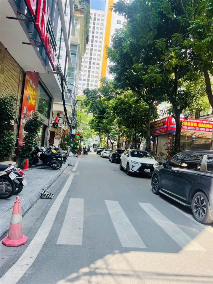 Cho thuê nguyên căn góc ngụy như kon tum  thanh xuân dt 70m * 5 tầng * 5.5m mặt tiền