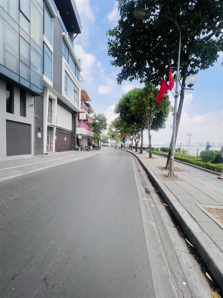 Căn nhà hiếm, mặt hồ tây, lô góc 3 thoáng, mặt tiền 10m, kinh doanh mọi loại hình, 140m2x5t
