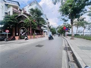 Căn nhà hiếm, mặt hồ tây, lô góc 3 thoáng, mặt tiền 10m, kinh doanh mọi loại hình, 140m2x5t