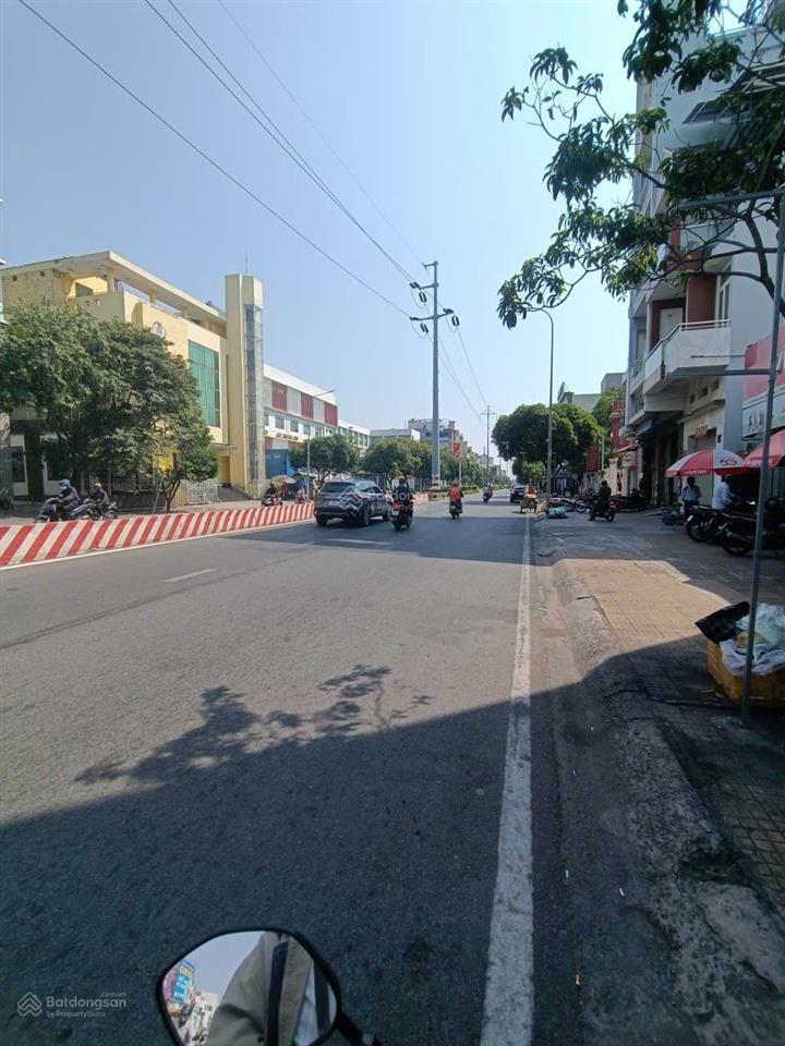 Mặt tiền lạc long quân  quận 11  giáp âu cơ  4 x 13  4 tầng  chỉ 13,5 tỷ