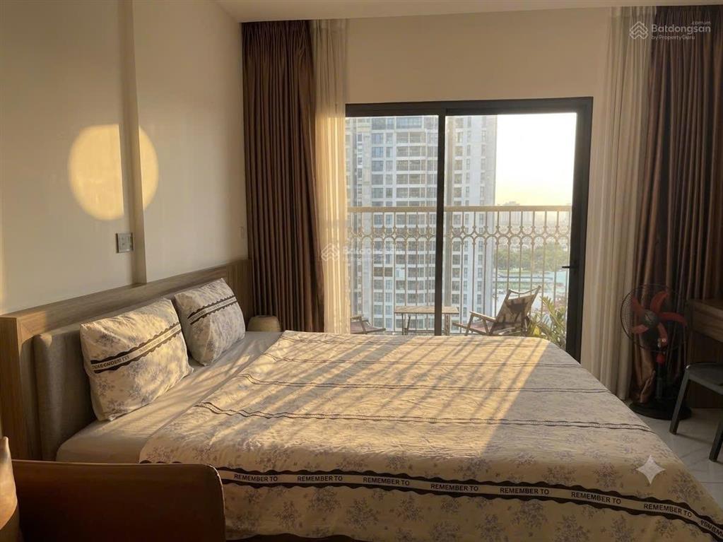 Cho thuê căn studio view ngắm pháo hoa hồ tây giá tốt
