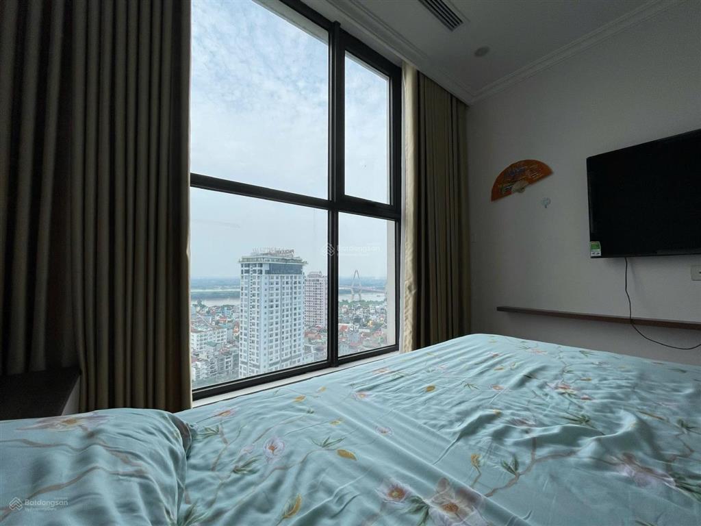 Chính chủ gửi bán căn 2 ngủ view sông hồng đầy đủ nội thất giá tốt